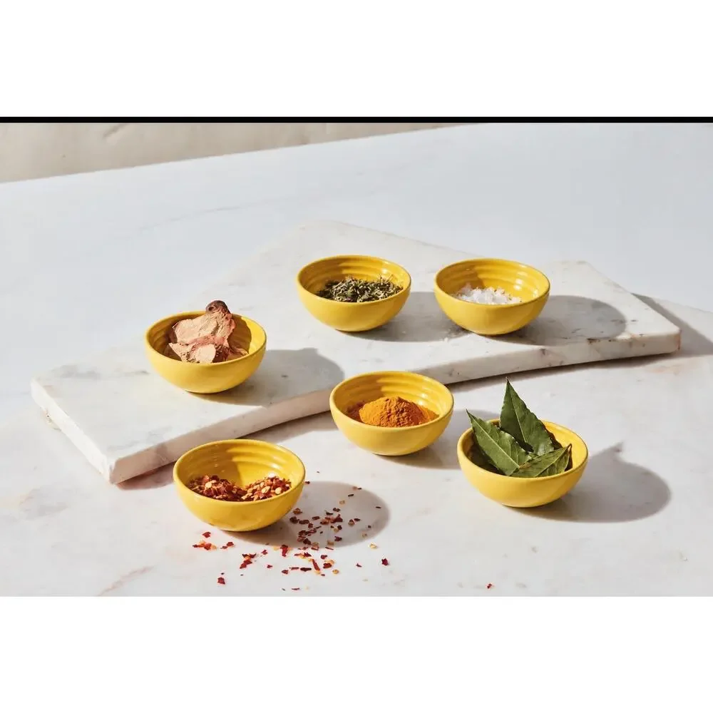 Le Creuset Signature Oil Cruet 600ml / 20oz ~ Camomille & 2 Soleil Pinch Bowls